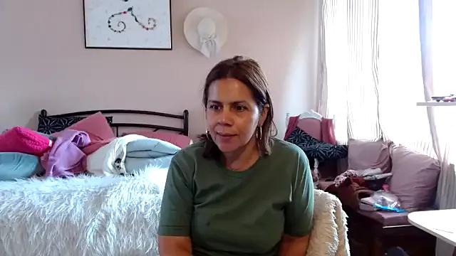 Sara_Brandon from StripChat