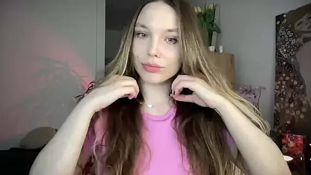 Sara_Browney from StripChat