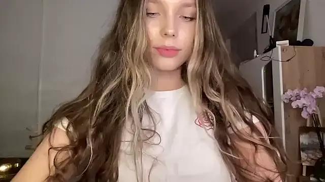 Sara_Browney from StripChat
