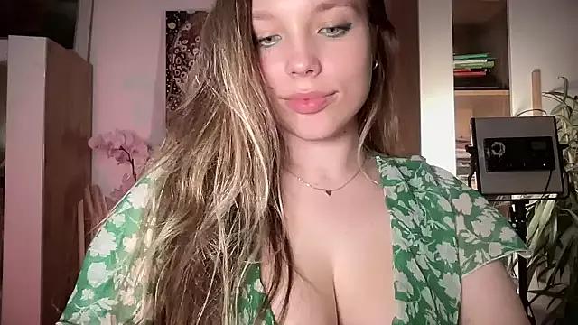 Sara_Browney from StripChat