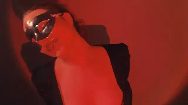 Sara_Browney from StripChat