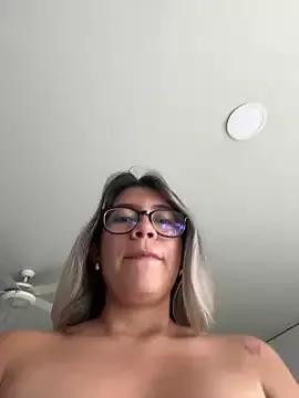 sara_calderon from StripChat