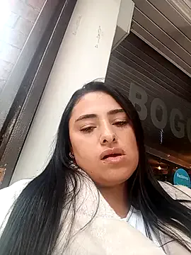 sara_nina on StripChat 