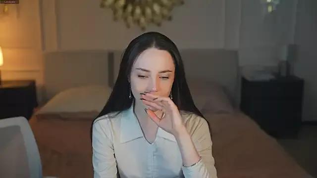 Sara_Tranquil from StripChat