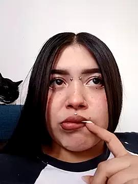 sara_winehouse1 from StripChat