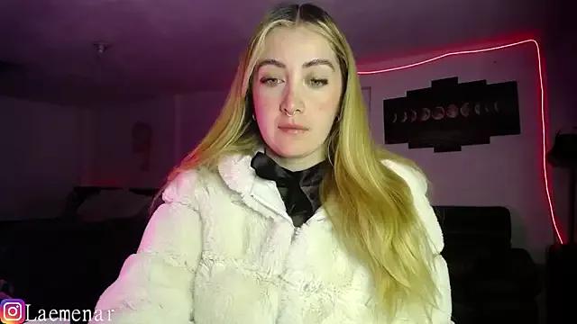 Saraa-Smith from StripChat is Freechat