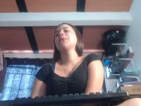 Saraa_loove from StripChat