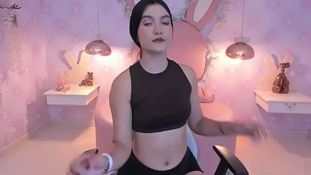 Saraa_Skinny from StripChat