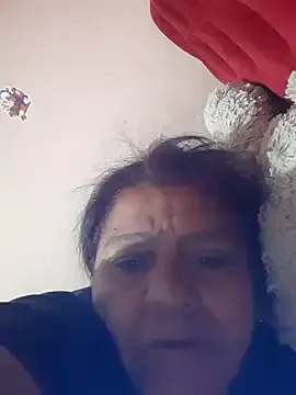 Saraagreys1 on StripChat 