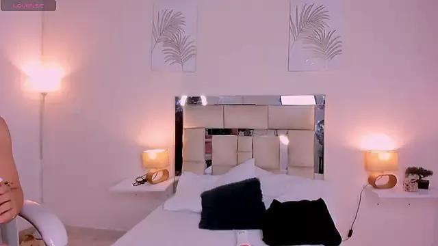 Try our streaming cams variety and talk on a personal level with our adorable girls streamers, showing off their bountiful shapes and dildos.