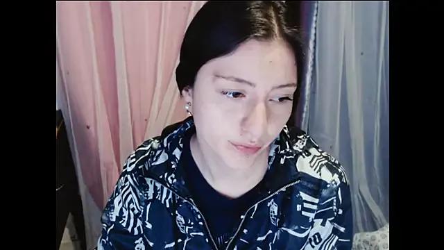 Sarablonde420 from StripChat