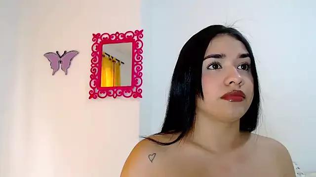 SaraBlosson from StripChat