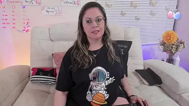Try our streaming cams variety and talk on a personal level with our adorable girls streamers, showing off their bountiful shapes and dildos.