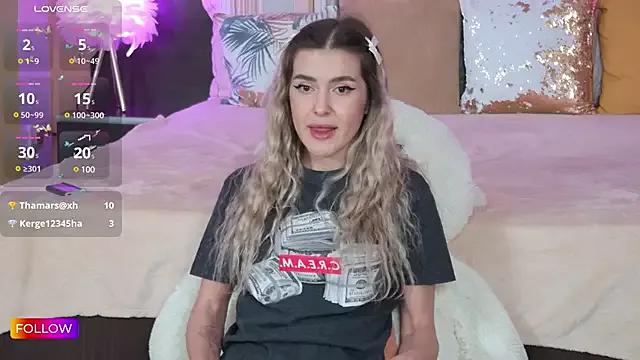 Try our streaming cams variety and talk on a personal level with our adorable girls streamers, showing off their bountiful shapes and dildos.