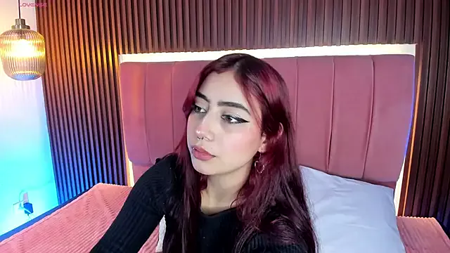 sarah-lark- on StripChat 