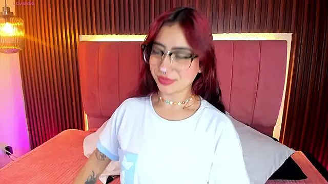 sarah-lark- on StripChat 