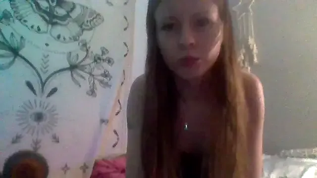 sarah2007 on StripChat 