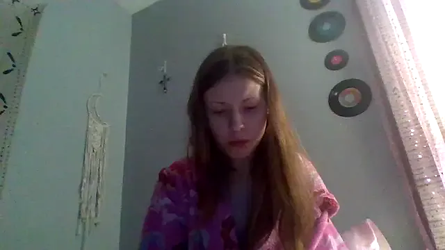 sarah2007 on StripChat 