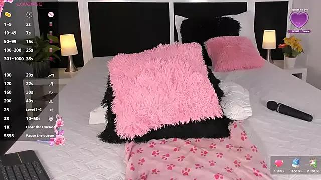 Try our streaming cams variety and talk on a personal level with our adorable girls streamers, showing off their bountiful shapes and dildos.