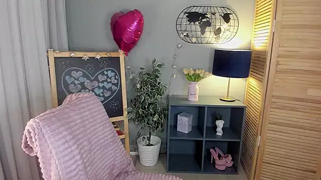 Sarah_Grows from StripChat