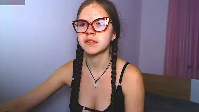 Sarah_HS from StripChat