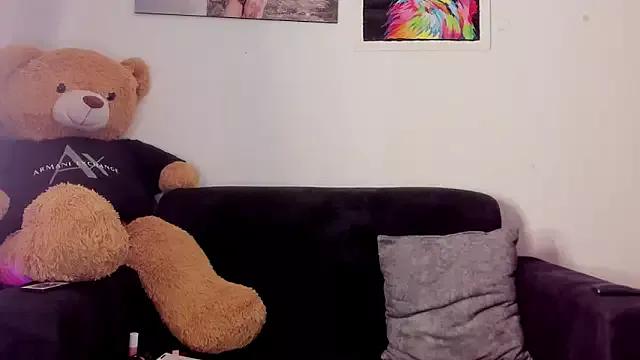 Try our streaming cams variety and talk on a personal level with our adorable girls streamers, showing off their bountiful shapes and dildos.