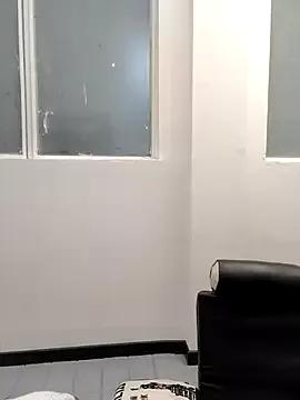 sarah_lark_ from StripChat is Freechat