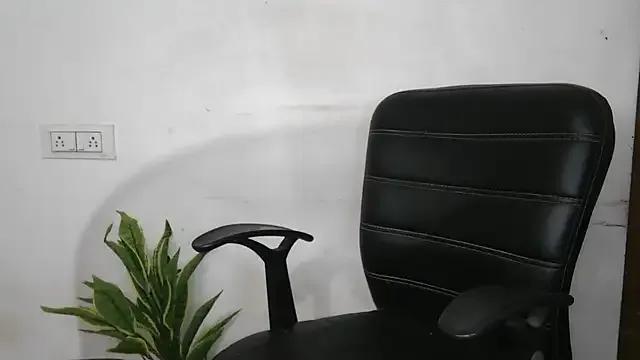 Sarah_loverbot from StripChat is Freechat