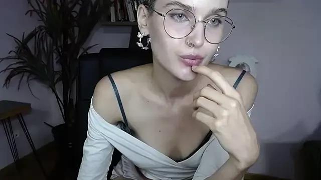 Sarah_perfect from StripChat