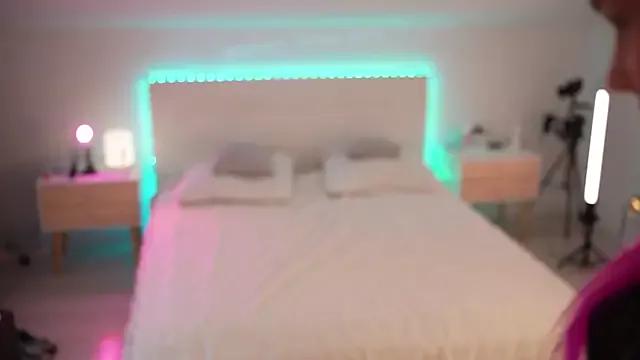 Sarah_Pink from StripChat