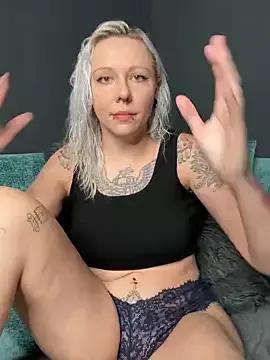 sarah_sky_official from StripChat is Freechat