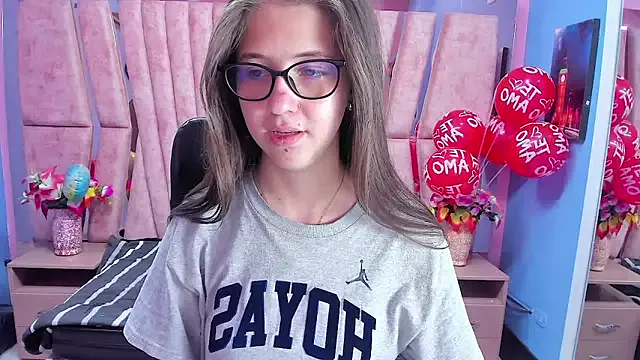 sarah_sweett_ on StripChat 