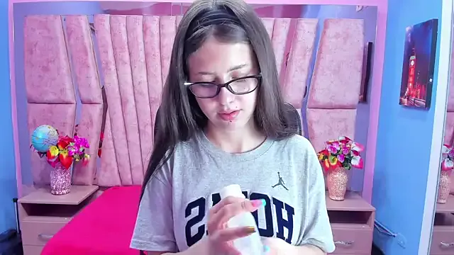 sarah_sweett_ on StripChat 