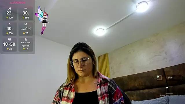 SarahDeyvis from StripChat