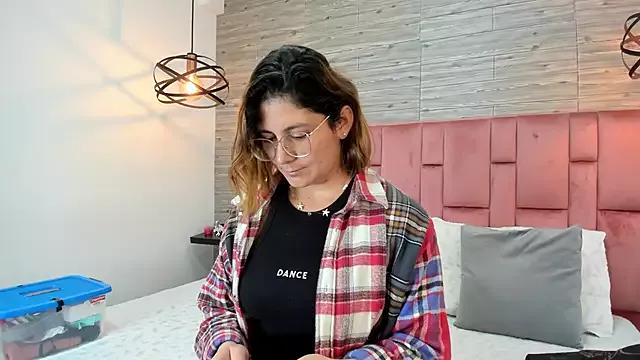 SarahDeyvis from StripChat