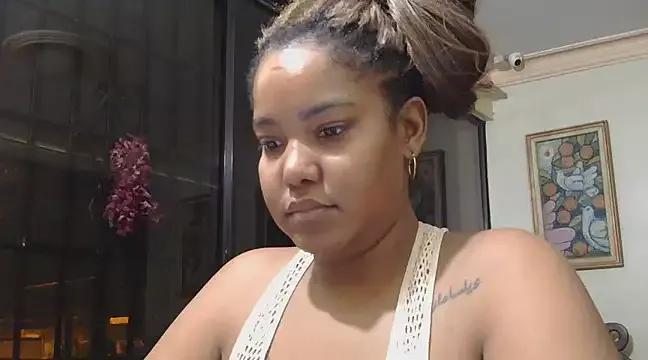 Sarahdiazq1 from StripChat