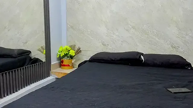 Sarahh-19 from StripChat is Freechat