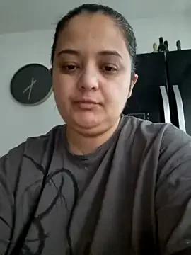 sarahhh1987 from StripChat
