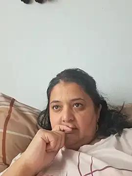 sarahhh1987 from StripChat