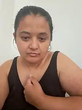 sarahhh1987 from StripChat