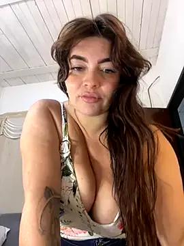 sarahreyess_11 from StripChat is Freechat