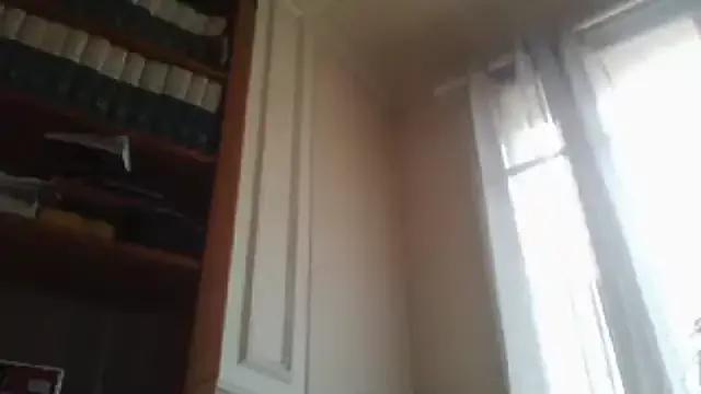 sarahspotlight from StripChat