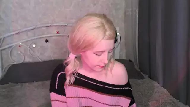 sarakaell from StripChat