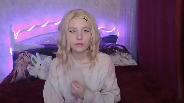 sarakaell from StripChat