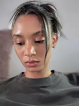 Sarakux from StripChat is Freechat