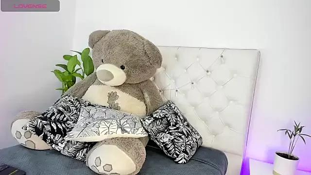 SaraLawless1 from StripChat