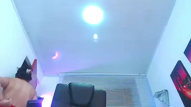 saralifee77 from StripChat