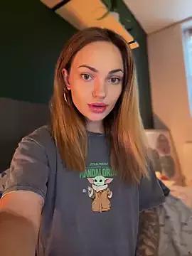 SaraLow from StripChat