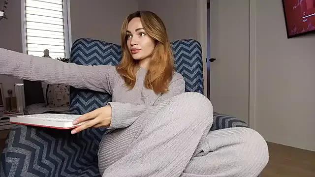 SaraLow from StripChat is Freechat