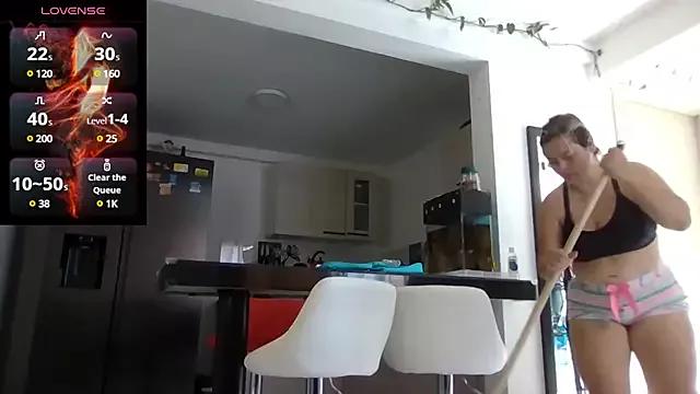 saramartinez1000 from StripChat